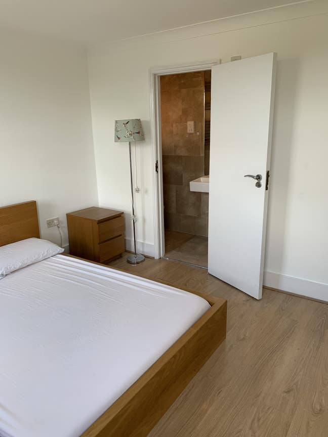 Cozy en-suite on the second floor  Main Photo