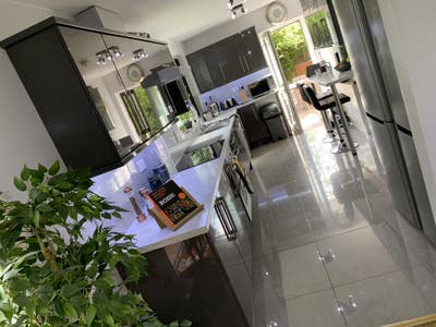 BIG🏡 Ensuite-SKY TV-Fibre-Parkng-Wkly Clnr Main Photo