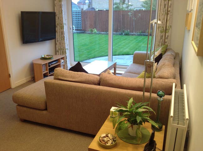 Large double on quiet street with garden Main Photo