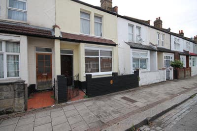 3 bedroom house near tooting broadway Main Photo