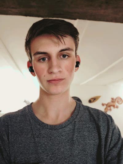 25 year old Male seeks a single or double room Main Photo