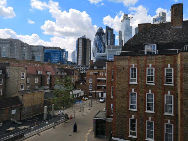 Spacious and sunny double room  Main Photo