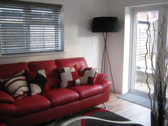 Fantastic opportunity lovely moden property Main Photo