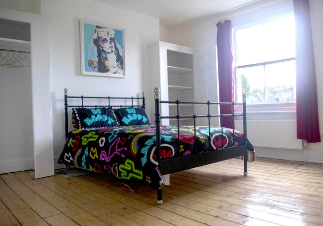 17 m square huge double room for creative Main Photo