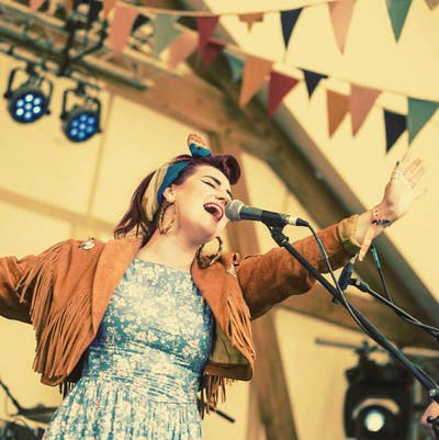Bubbly Musician seeking a bedroom!! Main Photo