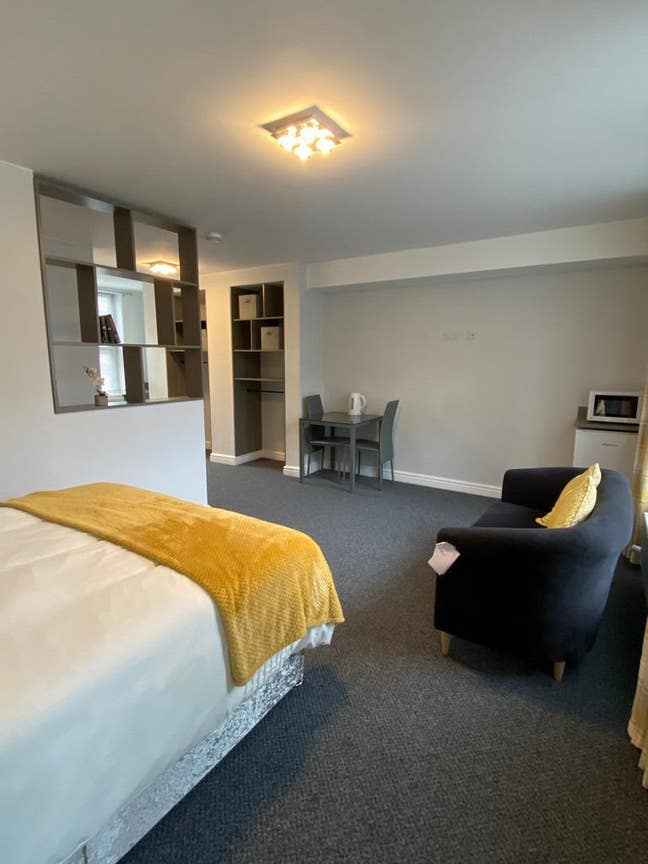 Stunning House - 1 Lovely En-Suite Room Main Photo