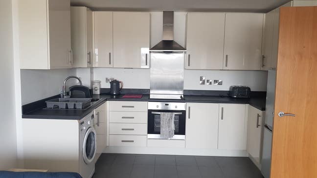 Rent: entire 1 bed apartment, all bills included Main Photo