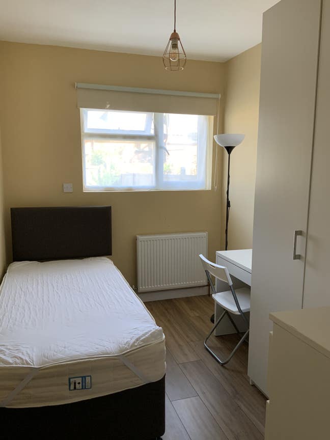 Lovely single room for non-smoker Main Photo