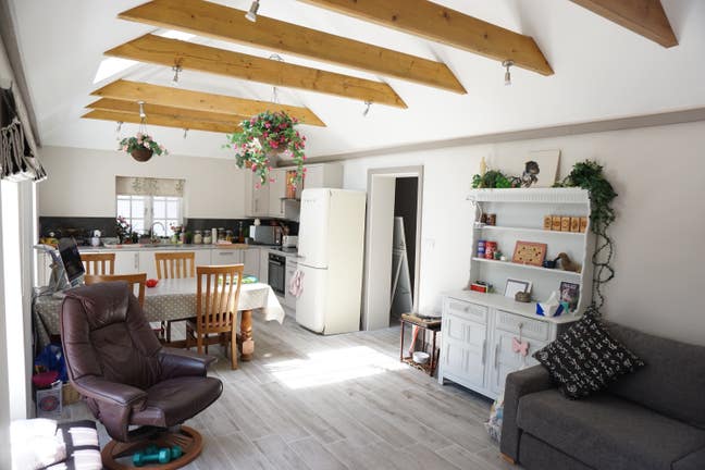 One bedroom fully furnished deluxe annexe Main Photo