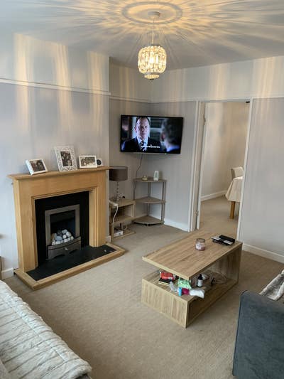 Bedrooms available - 2 mins walk to hospital!  Main Photo