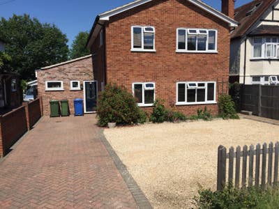 Ensuite Room less than 5 mins walk to Centre Town Main Photo