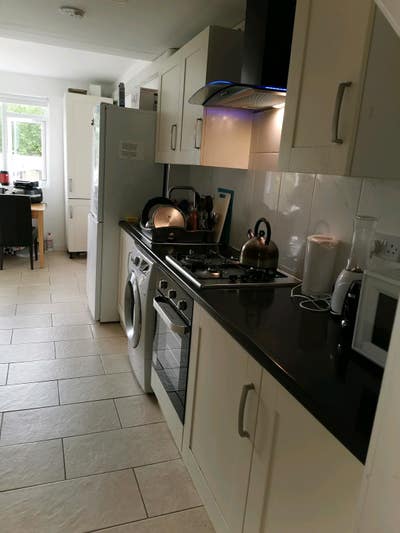 Double Bed En-suite in Tile Hill Lane Main Photo