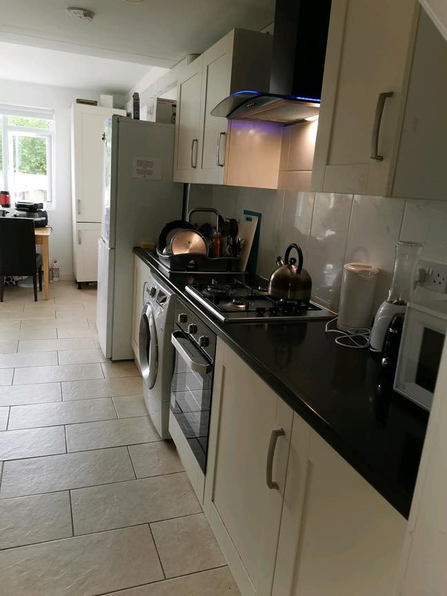 Double Bed En-suite in Tile Hill Lane Main Photo