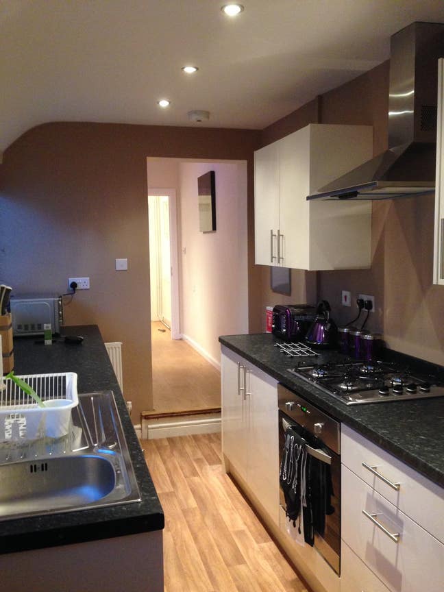  Double Furnished Room-All bills incl-Redditch Main Photo