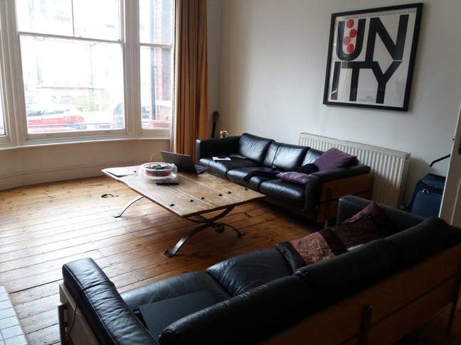 2 rooms available in large airy garden flat Main Photo