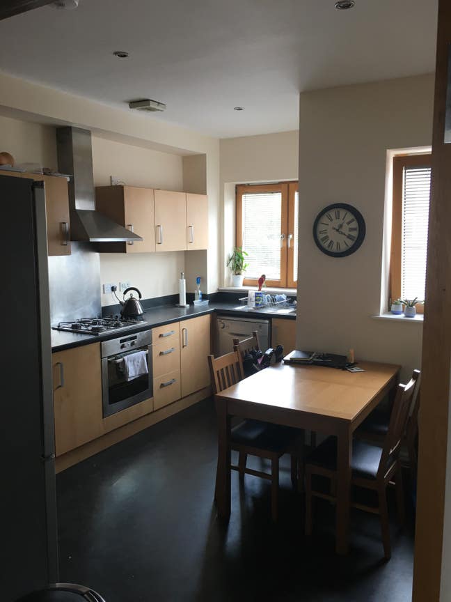 Double Bedroom in Spacious House by Temple Meads Main Photo