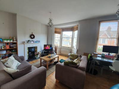 Double room with ensuite in Earlsfield 3 bed flat Main Photo