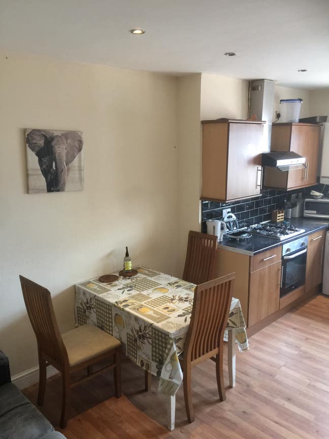 Double Room Near East Ham  Station Main Photo