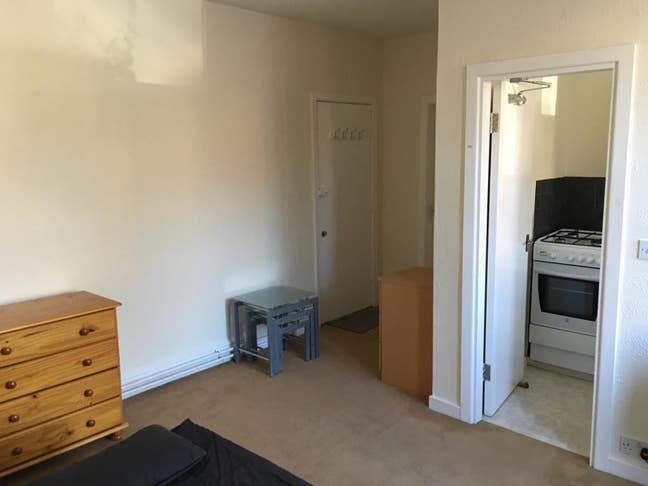 First floor front studio flat  Main Photo