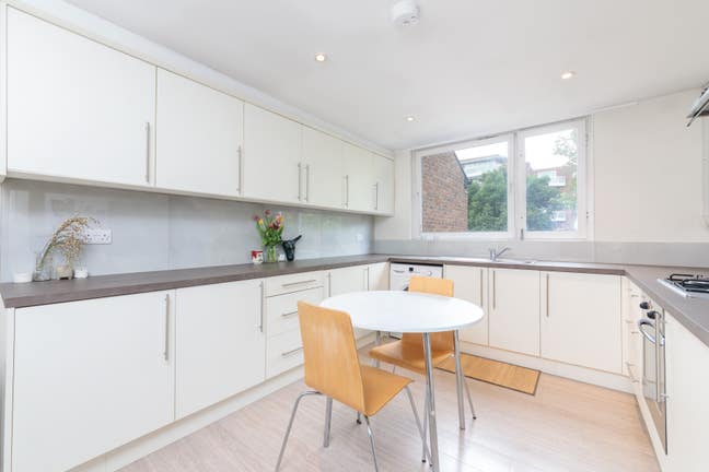 3/4 Bedroom Apartment to Rent in NW8-Available Now Main Photo