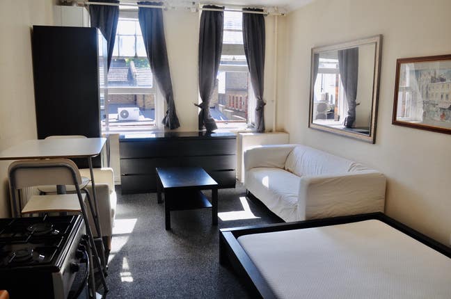 Lovely fully furnished  Studio in Clapham Main Photo