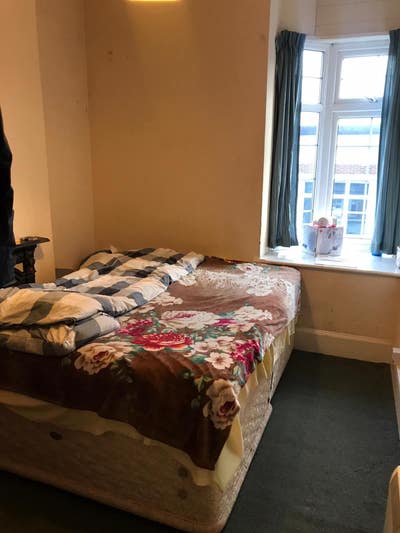 Medium Size Double Room Furnished  Main Photo