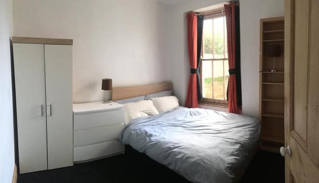 Available March: Room in Central Newquay Main Photo