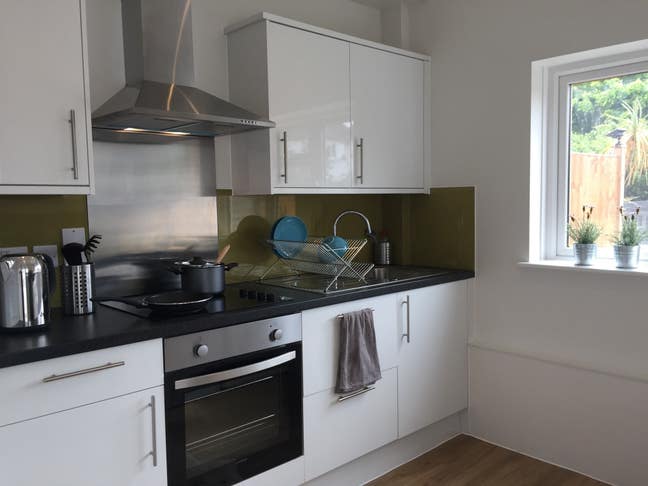 Amazing location great house (BHR) Main Photo