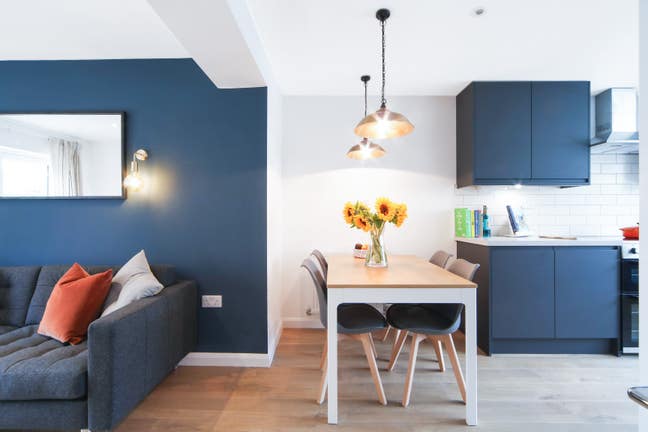 Cool Contemporary Home in Witney Main Photo