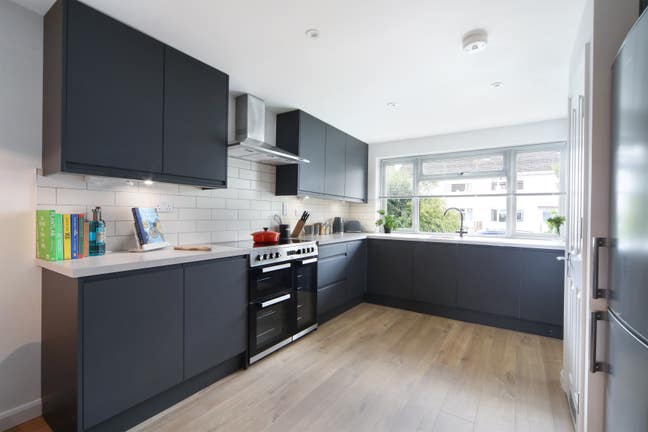 Cool Contemporary Home in Witney Main Photo