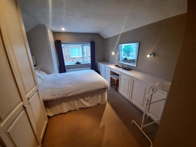 Lovely Ensuite Room Fulford  Main Photo