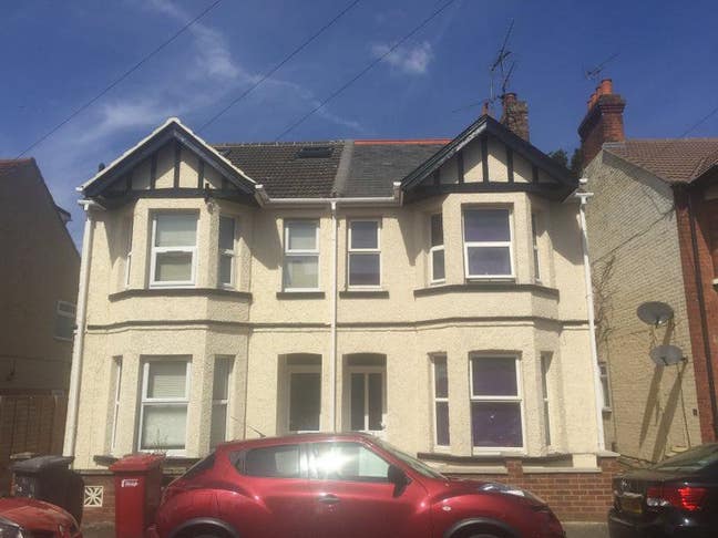 Spacious Double room in Slough Main Photo