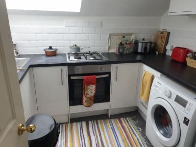 Double bedroom in shared flat in Barnes Main Photo