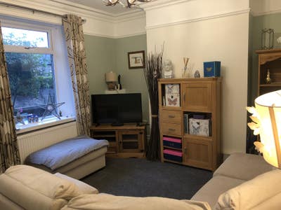 Close to M1 Room in shared house Main Photo