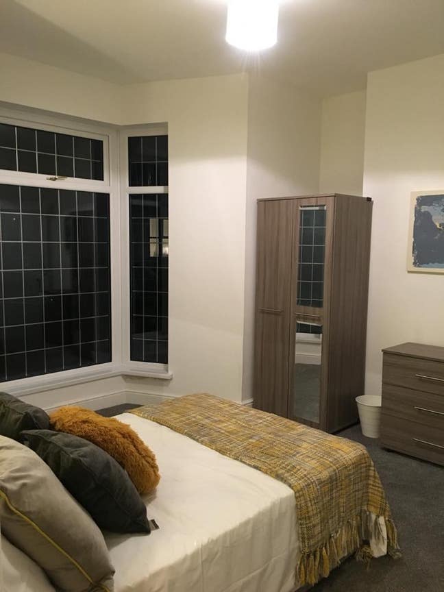 Modern En-suite Rooms in Brynmill Main Photo