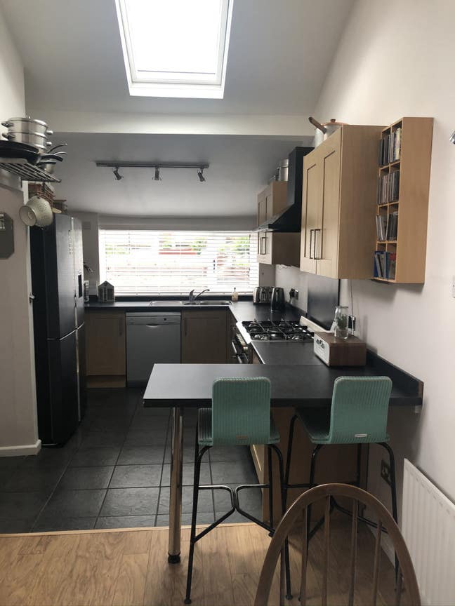 UHCW staff. Lovely Double room 10 min walk UHCW   Main Photo