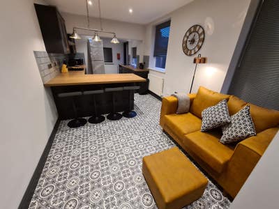 Modern en-suite rooms! Great location off Newland Main Photo