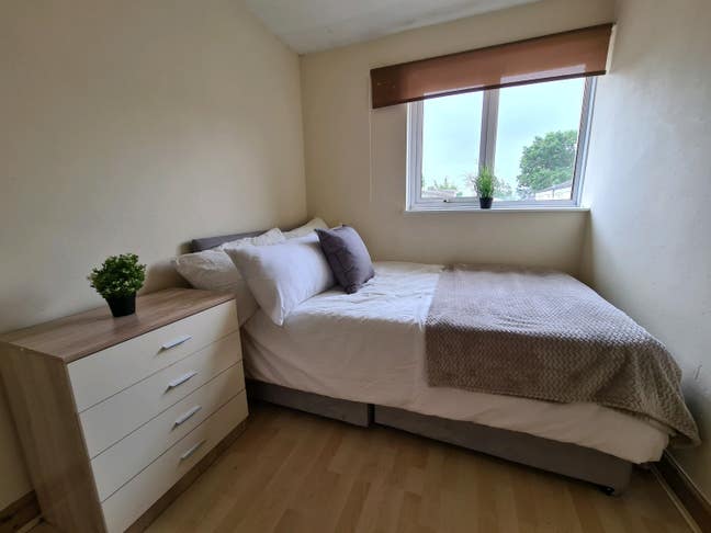 Ombersley Close | Double Rooms  Main Photo