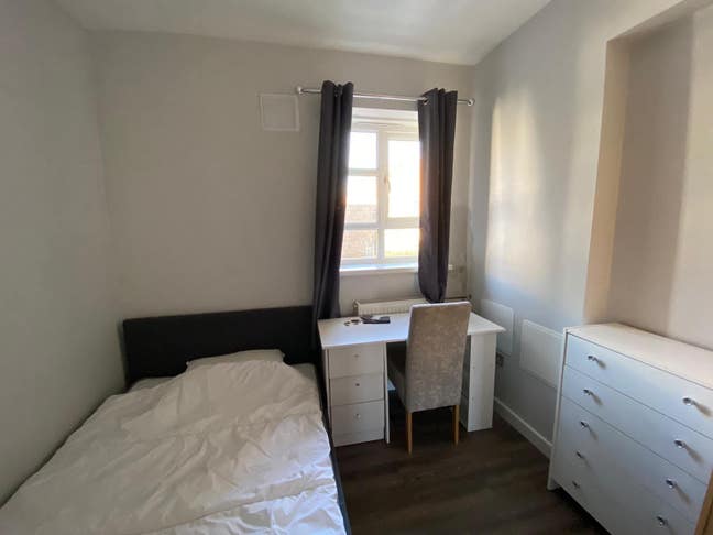 Excellent Double Bed near Old Street - Bills Incl Main Photo