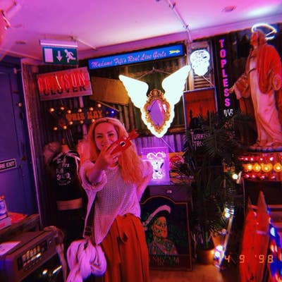 Looking for a room Main Photo