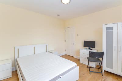 2 Weeks Rent Free - Good Size Double Bedroom Main Photo