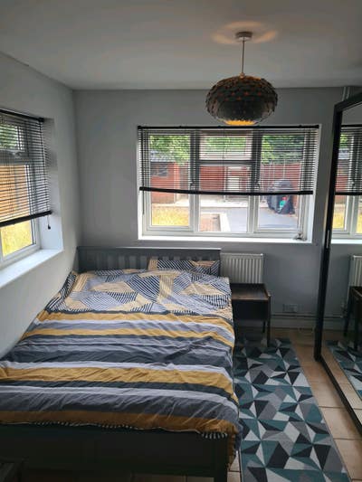 Double Bedroom, Own Shower and SKY TV Main Photo