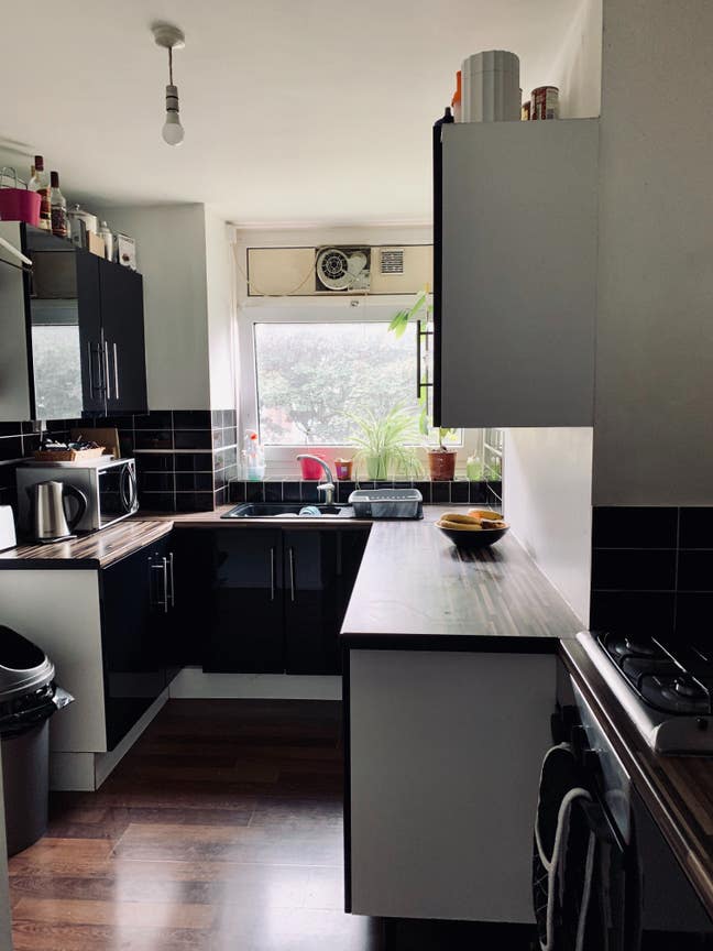 Room £805 per month 2 mins from overground! Main Photo