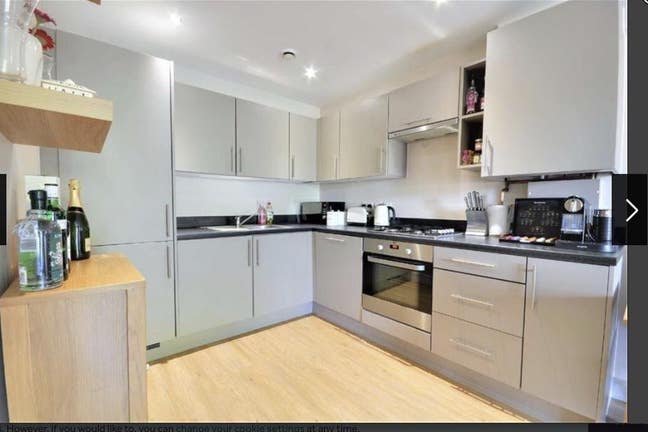 Stylish Contractors accommodation  Main Photo