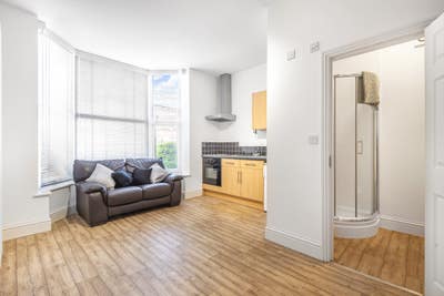 Modern Self Contained Studio (72SRF1) Main Photo