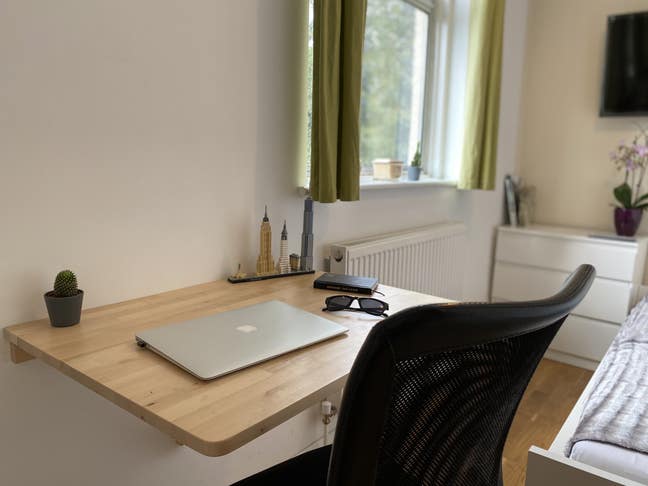 Single room for professional - all bills included Main Photo