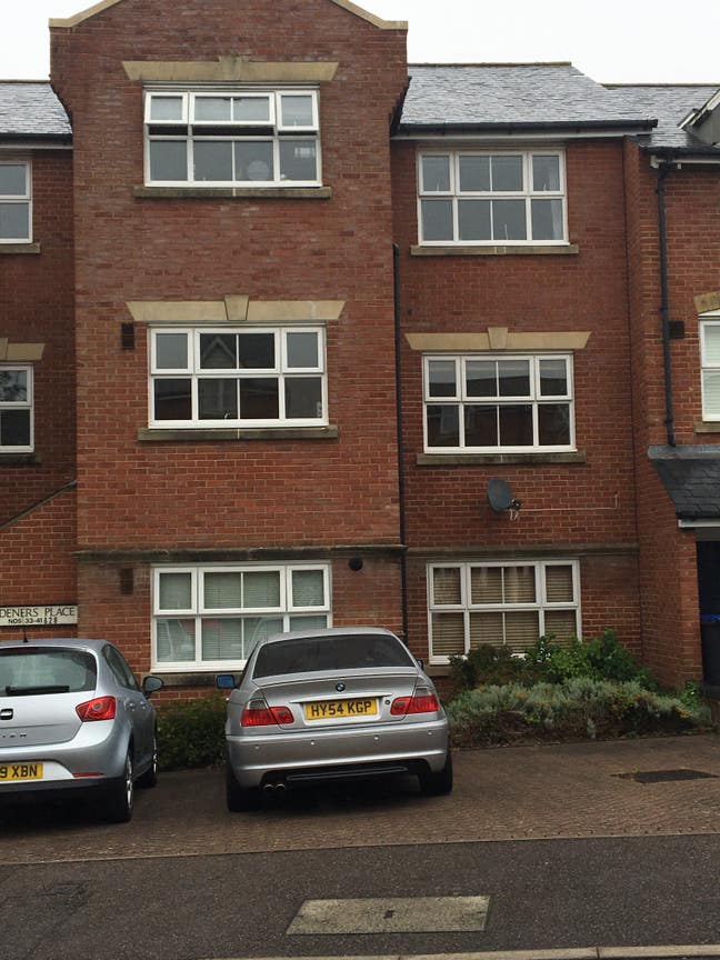 Prestige 2 bed flat  Main Photo