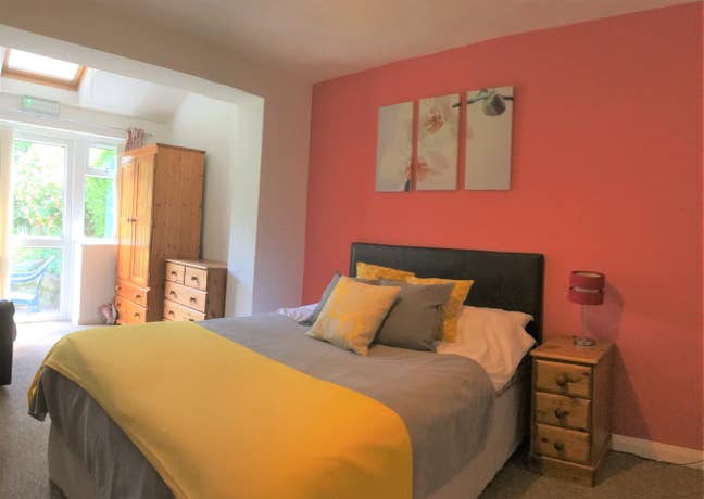 Double room 12 mins walk to County Hospital Main Photo