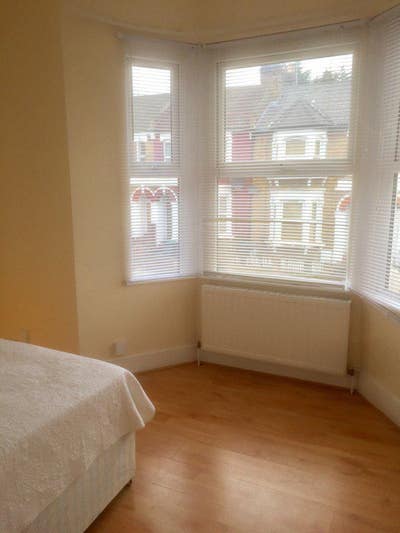 2 Rooms in 1! Bills Included + 2 Mins Walk to Tube Main Photo