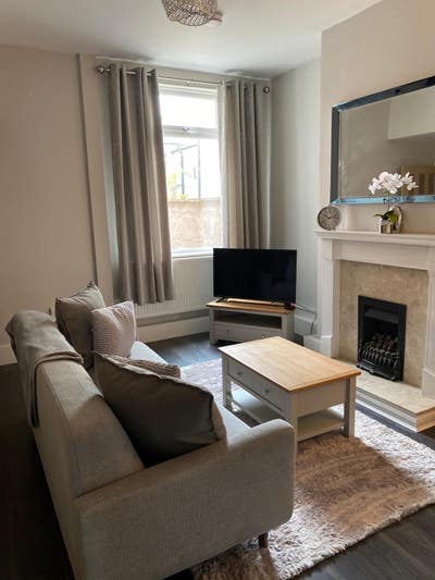 Newly refurbished 3 bedroom home Main Photo